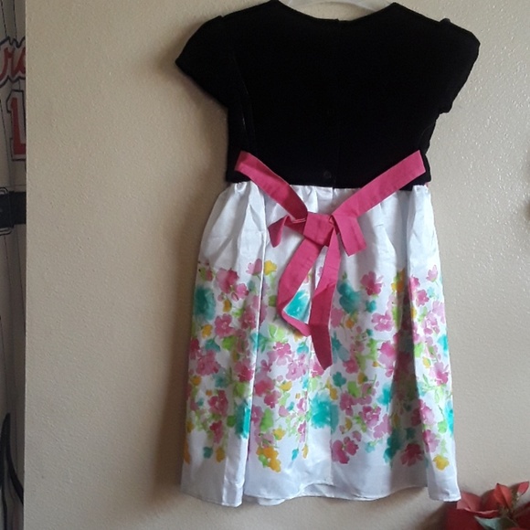 Talla - Picture 2 of 2